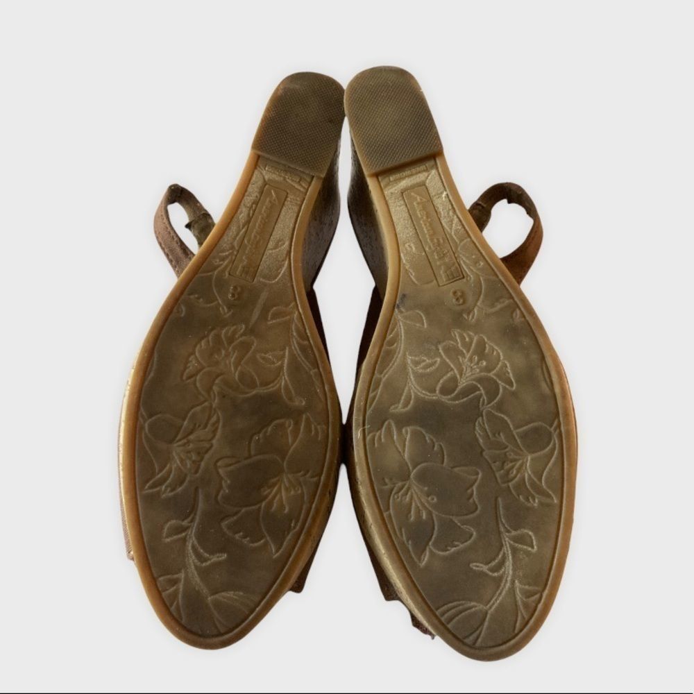 American Eagle Brown Flower Canvas Slingback Cork Wedge - Picture 6 of 6